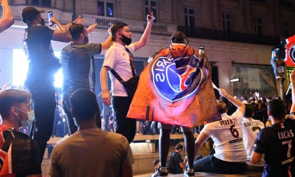 Τελικός Champions League στο Παρίσι: Υποχρεωτική η μάσκα για τους φιλάθλους